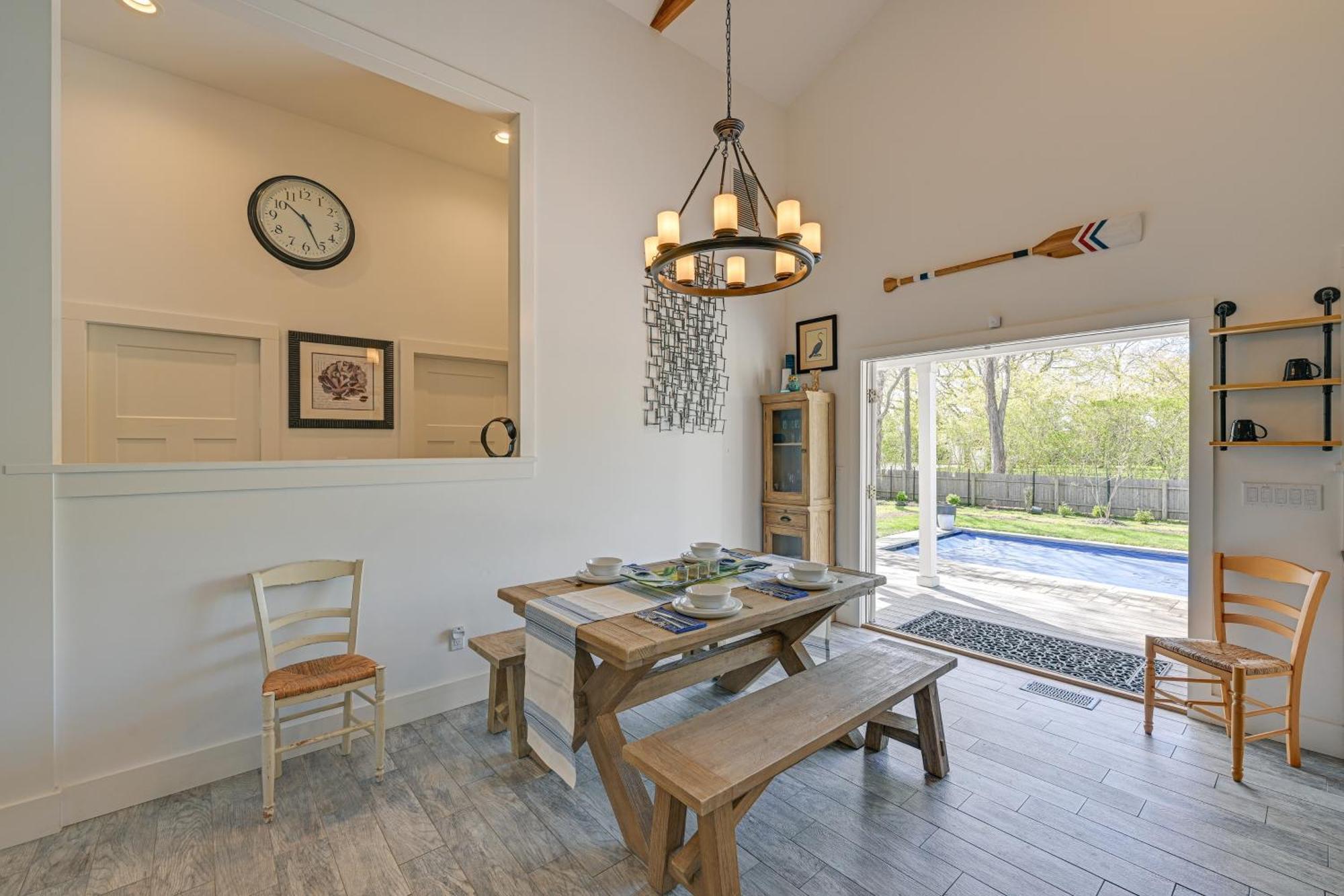Distinctive Hamptons Home With Pool Near Bay, Ocean Hampton Bays Exterior photo