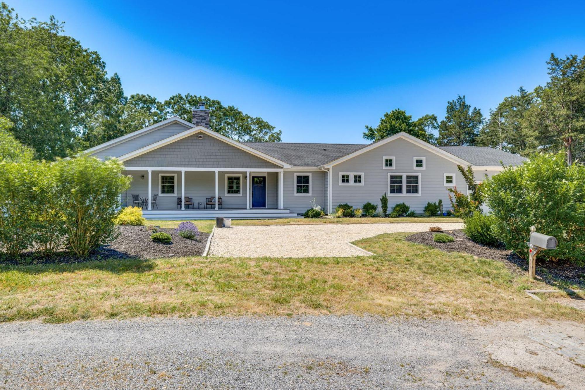 Distinctive Hamptons Home With Pool Near Bay, Ocean Hampton Bays Exterior photo